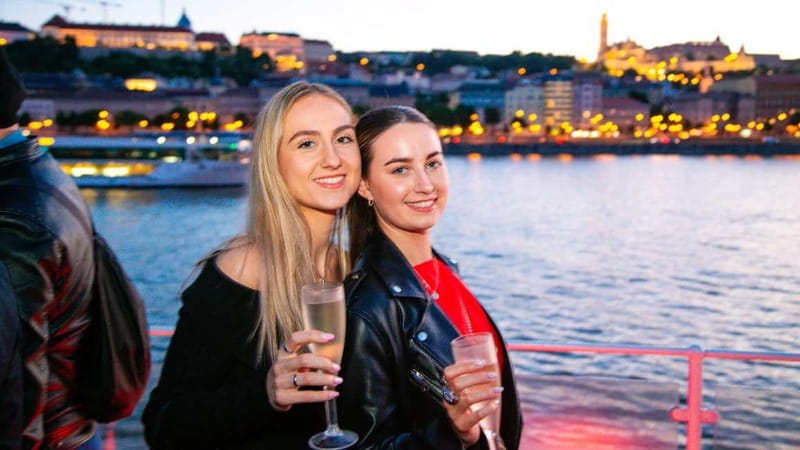 Budapest: Sip and Sail River Cruise with Unlimited Prosecco - Is This Cruise Good Value at About $26?