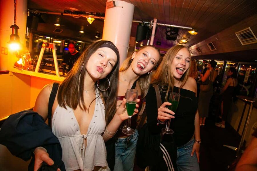 Budapest: Sip & Sail Danube Cruise with Prosecco Cocktails - Key things to know before you go