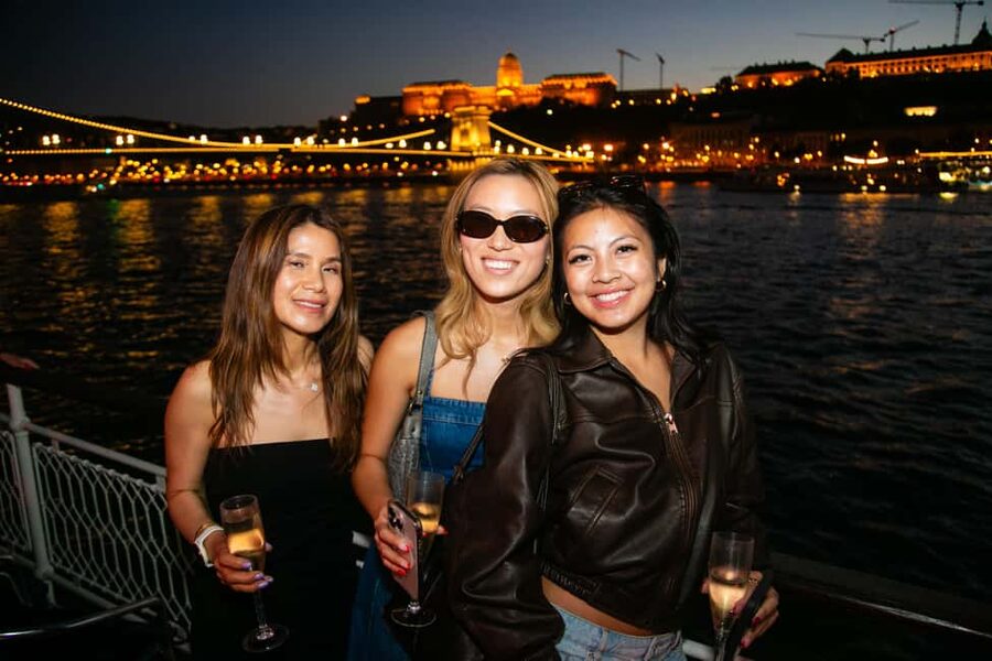 Budapest: Sip & Sail Danube Cruise with Prosecco Cocktails - Comfort, music, and the social energy on board