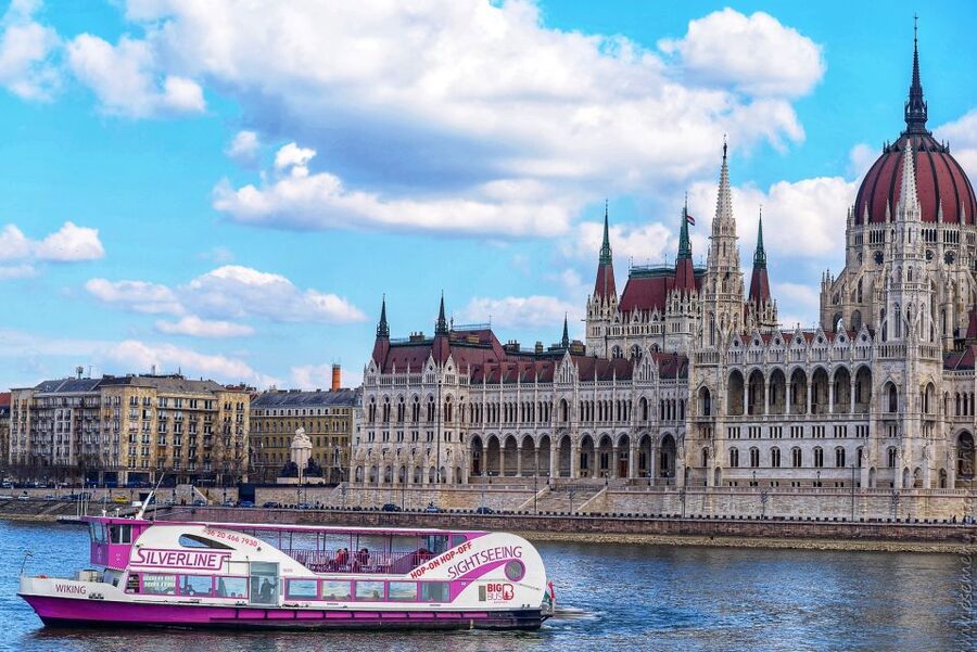 Budapest: Skyline Sightseeing Cruise with Parliament View - Price and value check for a 1-hour skyline loop