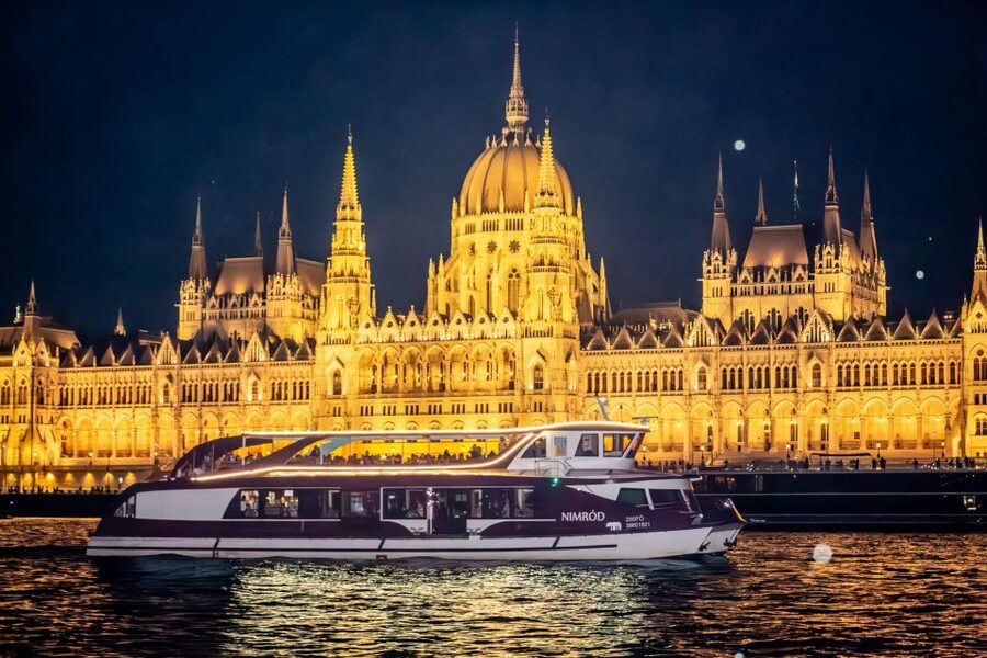 Budapest: Skyline Sightseeing Cruise with Parliament View - Should you book this Budapest Parliament skyline cruise?