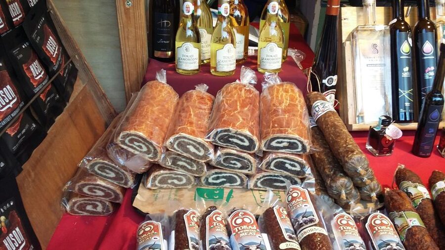 Budapest Streetfood Heaven: Tasting and Markets with a local - Where the tour starts, and how to find your guide fast