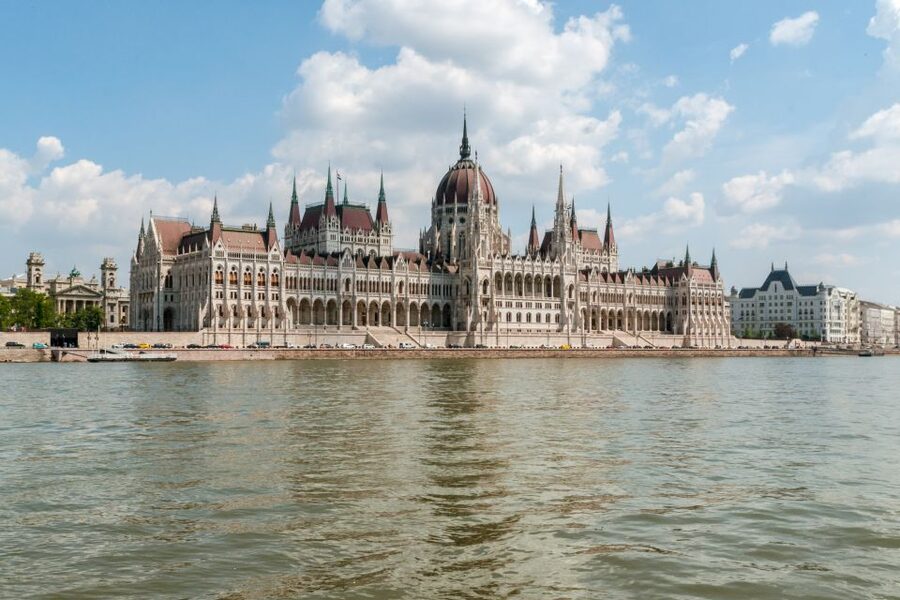 Budapest: Summer Brunch & Cruise with Prosecco or Cake - Why a Danube brunch cruise is such a practical way to see Budapest