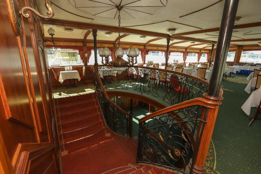 Budapest: Summer Brunch & Cruise with Prosecco or Cake - Price and value: who should book this $34 cruise brunch