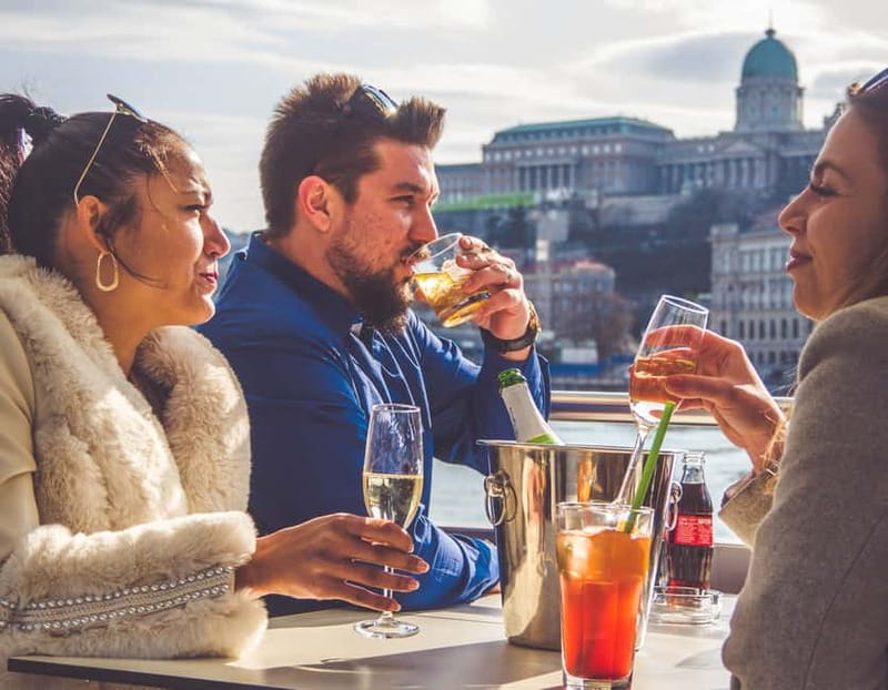 Budapest: Sunset Cruise with 2 Cocktails - The sightseeing value of a 60-minute cruise at night