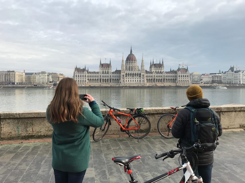 Budapest: Sunset guided bicycle ride - What I’d pack, and how to avoid the most common soreness