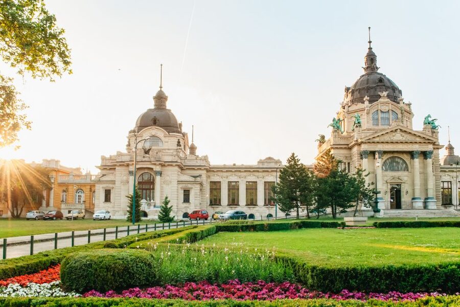 Budapest: Széchenyi Spa Day Ticket with Optional Upgrades - Getting the Most Out of Széchenyi: A Simple, Realistic Flow