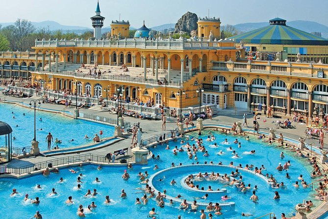Budapest Széchenyi Thermal Spa Ticket - Getting in smoothly: QR code, meeting point, and the poolwear rules
