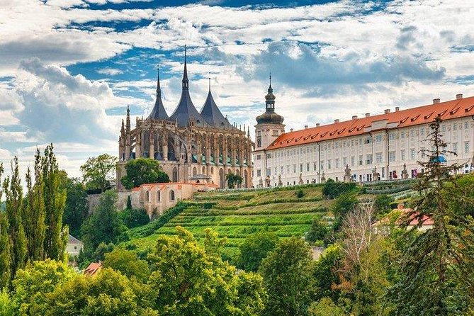 Budapest to Prague Private transfer with 2 hour sightseeing stop - Comfort, Luggage, and Vehicle Choice You Can Actually Plan Around