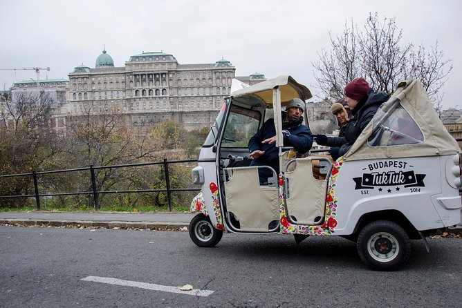 Budapest Tuk Tuk Tour with House of the Unicum Distillery Visit - The Great Synagogue and Károlyi Garden: Jewish Quarter views and a calmer pause