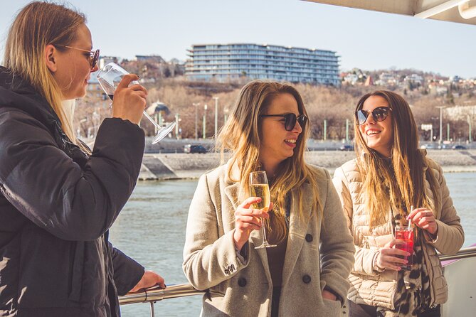 Budapest Unlimited Prosecco and Wine Cruise Day or Sunset Option - Chain Bridge and Margaret Bridge: the Bridge Sequence That Makes Photos Easy