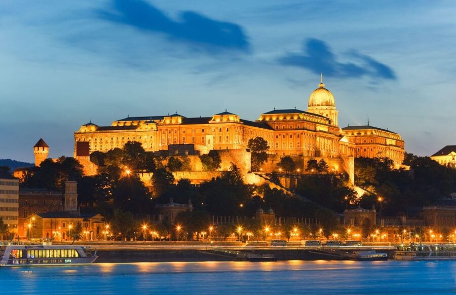 Budapest: Unlimited Prosecco and Wine Sightseeing Cruise - The 60-minute Danube route, from Margaret Bridge to Müpa