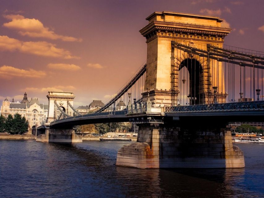 Budapest: Unlimited Prosecco and Wine Sightseeing Cruise - Getting to Dock 11 and finding the Silverline ship quickly