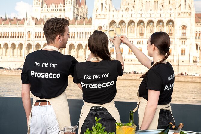 Budapest: Unlimited Prosecco, Beer & Aperol Spritz Cruise - Key Things You’ll Notice
