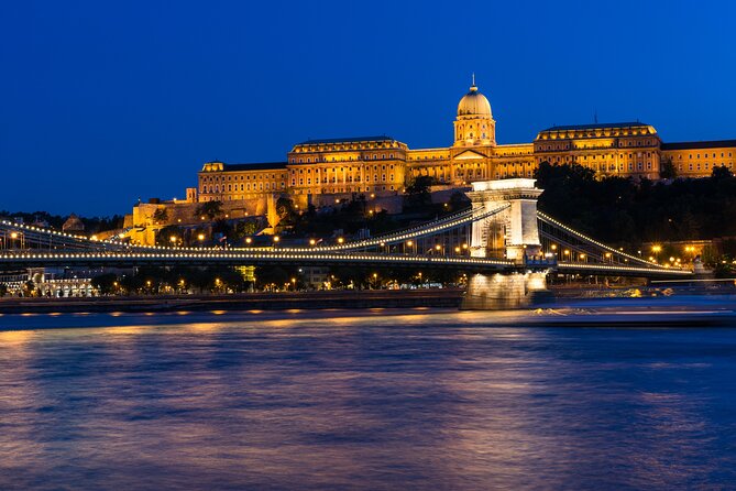 Budapest: Unlimited Prosecco, Beer & Aperol Spritz Cruise - Drinks, Snacks, and How the Boat Keeps the Vibe Going