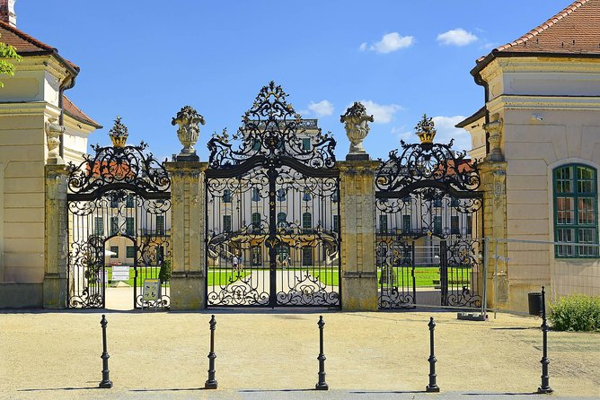 Budapest-Vienna One-Way Sightseeing Transfer - Why this Budapest to Vienna transfer feels better than a straight ride