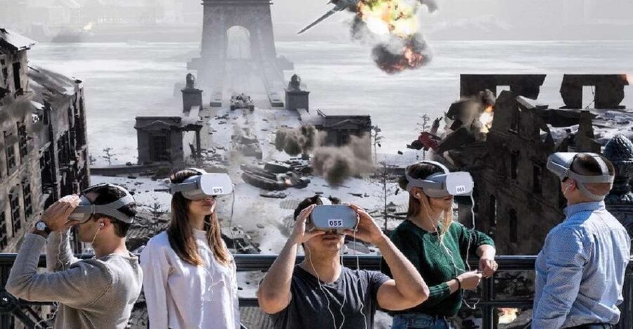 Budapest: Virtual Reality Tour in 8 Languages - How the Tour Runs, With Six VR Stops and Walking Between Them