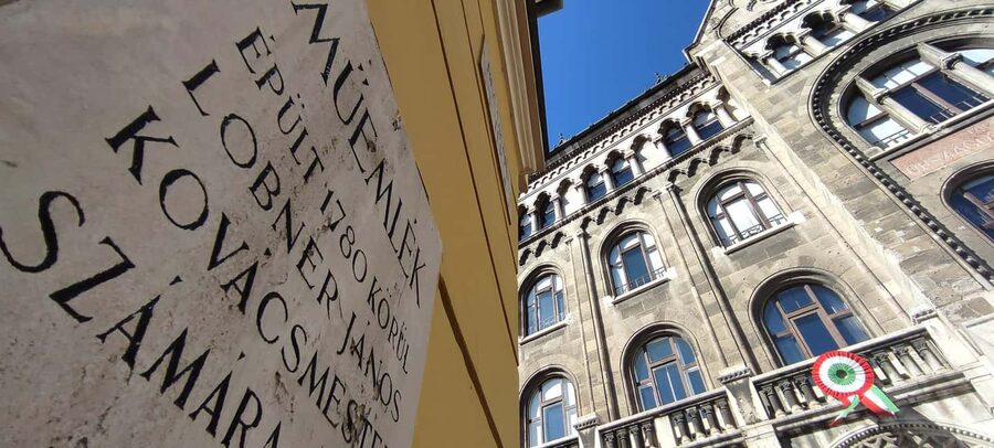 Budapest: Walking Tour in the Buda Castle District - The funicular glimpse and finishing by the Castle Bazaar