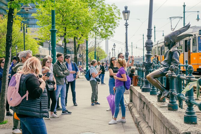 Budapest walking tour: Parliament and Shoes Memorial - Erzsébet Square and the Danubius Fountain: the center of modern meeting points