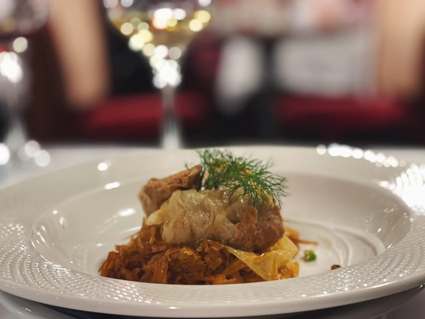 Budapest: Wine & Dine Cruise on the Danube - The tasting menu: 5 wines, 5 meals, and a guided wine lesson at the right pace