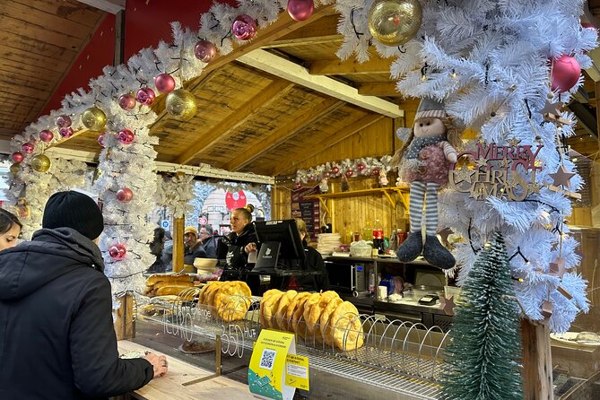 Budapest Wonderland - A Christmas Market Tour with Chimney Cake & Mulled Wine - Walking level, timing, and how to enjoy without feeling rushed