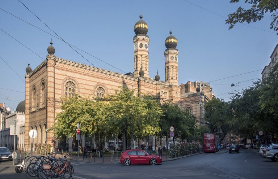 Castle District & Pest Driving Tour with Danube River Cruise - St. Gellert Hill and Citadel, the viewpoints that make the city click