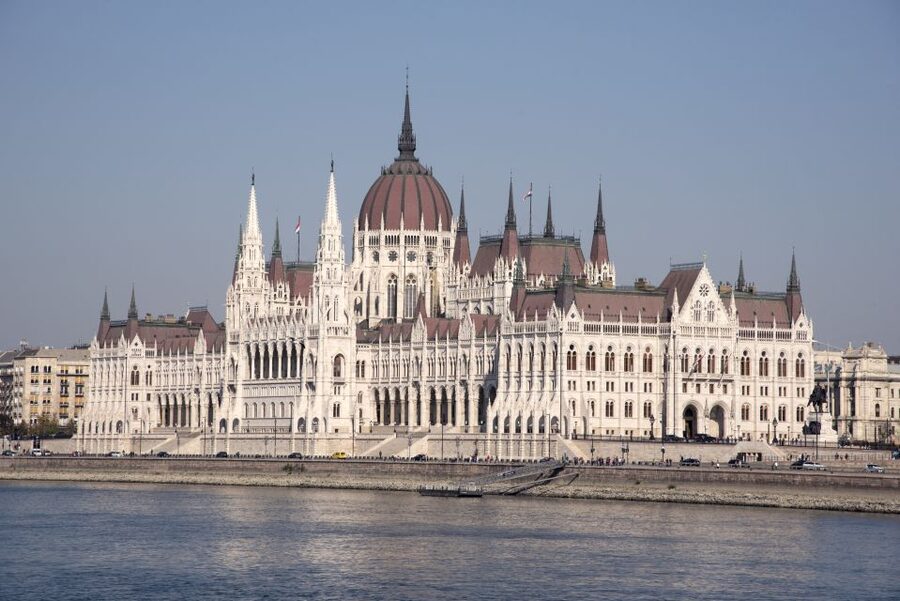 Castle District & Pest Driving Tour with Danube River Cruise - Andrássy Avenue highlights: Opera House and St Stephen’s Basilica