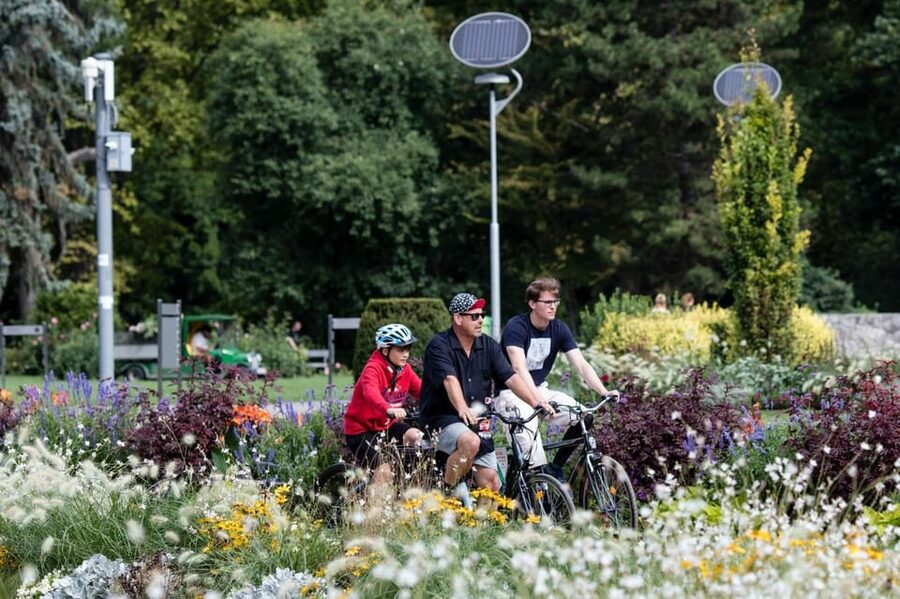 Choose a bicycle and make your own tour in Budapest-24 hrs - Value for Money at About $21 Per Person