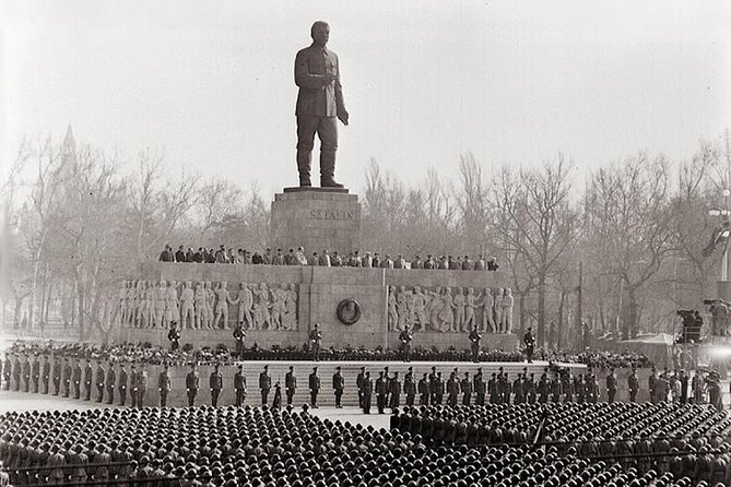 Communist Budapest Walking Tour - The historian guides are the engine, and you will feel it
