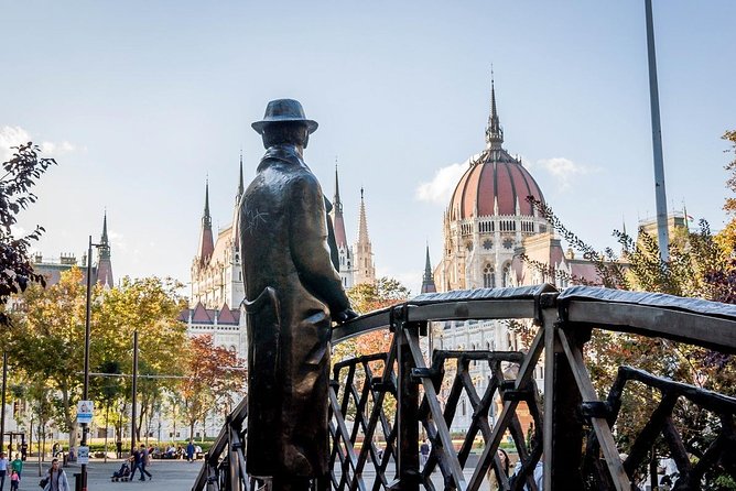 Communist Budapest Walking Tour - Getting around: the subway link and tram/metro help