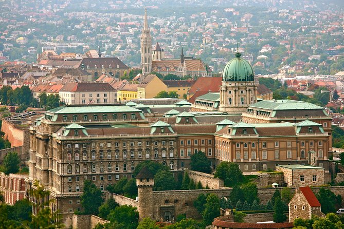 Complete Budapest - Full Day Private Tour with Lunch (8hr) - The ruin bar finish: Budapest nightlife with context