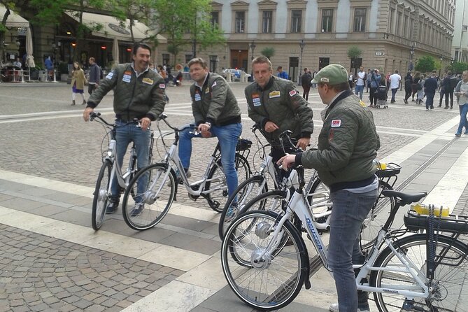 E-Bike Guided Tour in Castle Hill Budapest - Hungarian Parliament Building: neo-Gothic drama by the river
