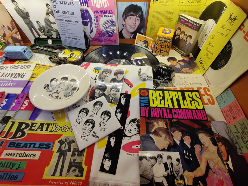 EGRI ROAD BEATLES MUSEUM - Rare memorabilia, replica instruments, and the Sgt. Pepper spectacle