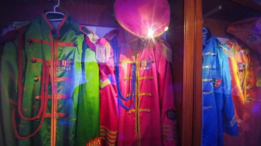 EGRI ROAD BEATLES MUSEUM - Interactive games and the PS3 Beatles Rockband option