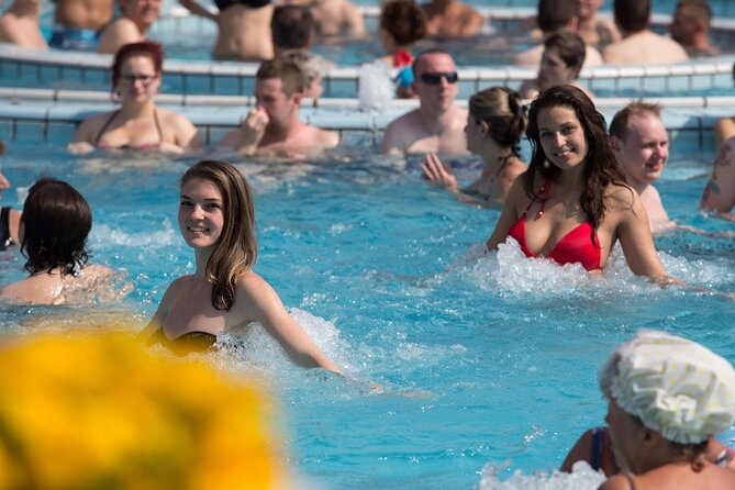 Entrance to Szechenyi Spa in Budapest - Food, seating, and why “relaxing” depends on crowds