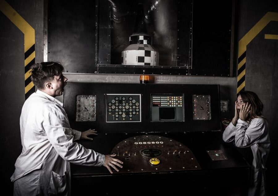Escape Rooms by PanIQ Room in Budapest - First Look: Where You Check In and What Starts the Clock