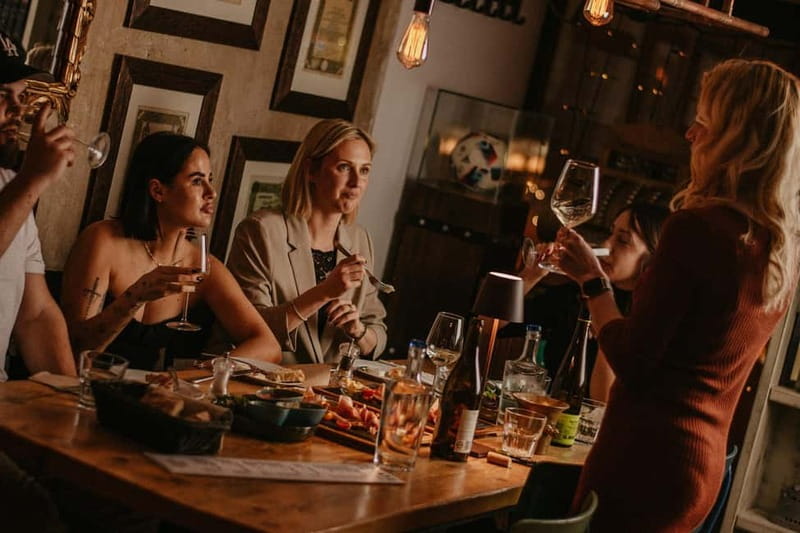 Food and Wine Tasting in Budapest by the Basilica - Key Things I’d Notice First