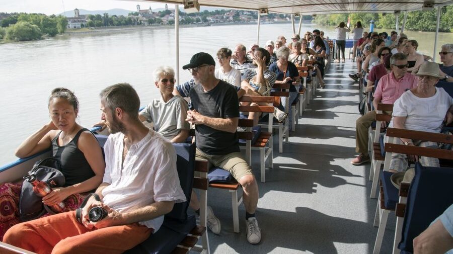 From Budapest: Danube Bend Day Trip in English - Danube Bend in one long day: why this route works