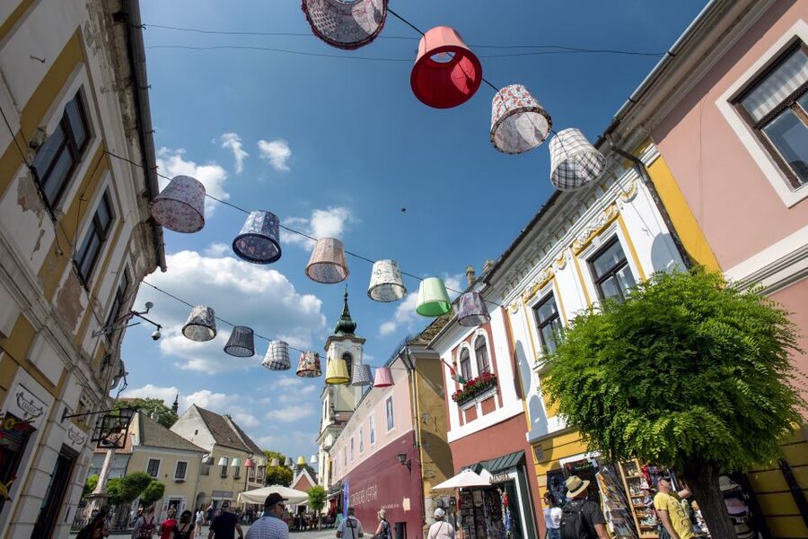 From Budapest: Danube Bend Day Trip in English - Esztergom: Basilica views, Bakócz Chapel, and seeing the biggest cathedral in Hungary