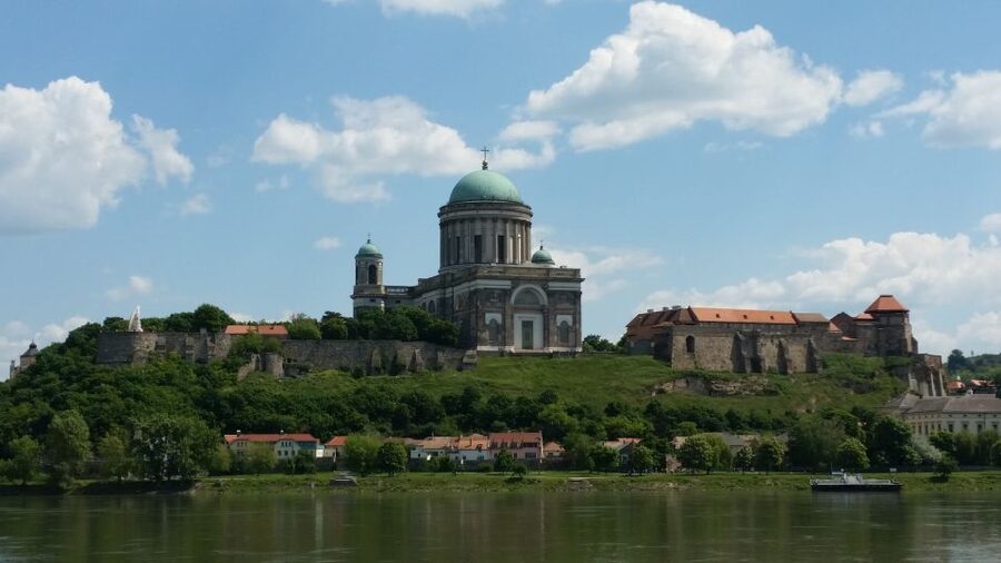 From Budapest: Danube Bend Full-Day Private Tour with Lunch - From Budapest to the Danube Bend, the simple way
