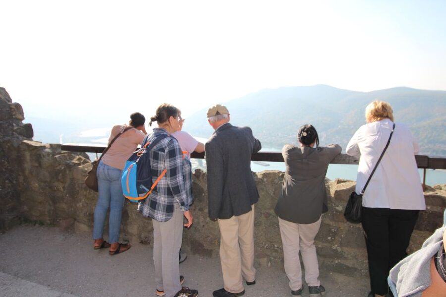 From Budapest: Danube Bend & Szentendre Tour with Lunch - Getting started: Eurama meeting point, pickup options, and timing