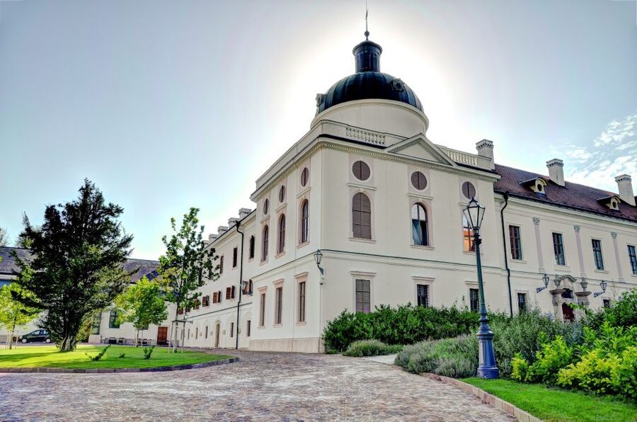 From Budapest: Gödöllő Royal Palace Tour - Why Gödöllő Royal Palace works so well as a Budapest side trip