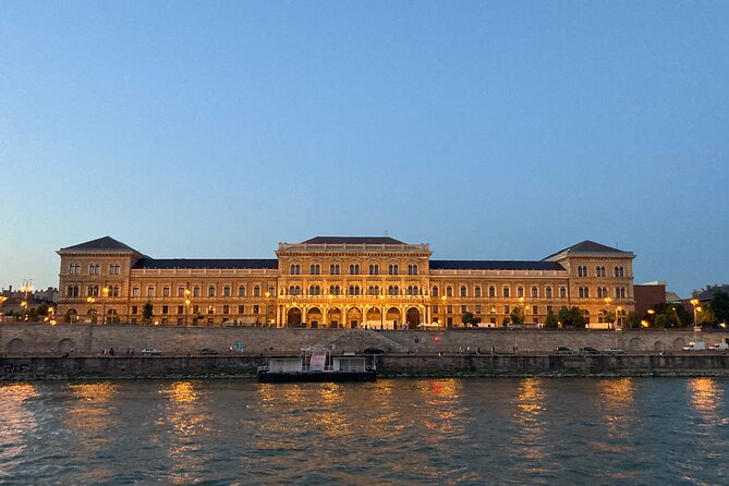 Half day Budapest city tour by car / minivan - Széchenyi and the Opera House: quick looks at iconic culture