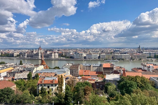 Half day Budapest city tour by car / minivan - Matthias Church and Fisherman’s Bastion: the Buda Castle District payoffs