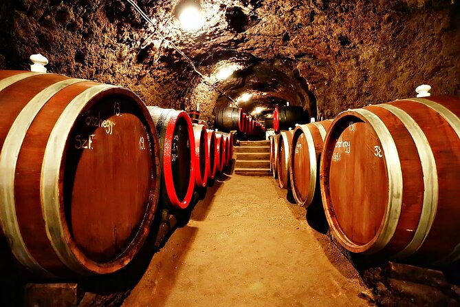 Half Day Tokaj Wine Tasting Tour in Mád Hungary with lunch - Stop 3: Vineyard Time at Király Dűlő Tető, White Dry and Sweet Tastings