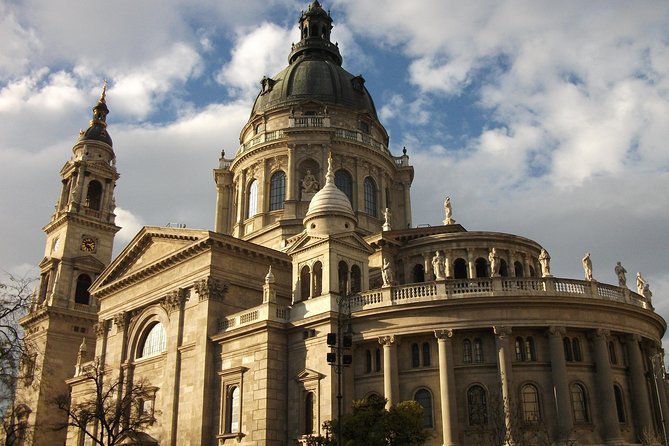 Historical and Cultural Walking Tour in Budapest - Starting at Deák Ferenc tér, and How the Guide Keeps You Moving