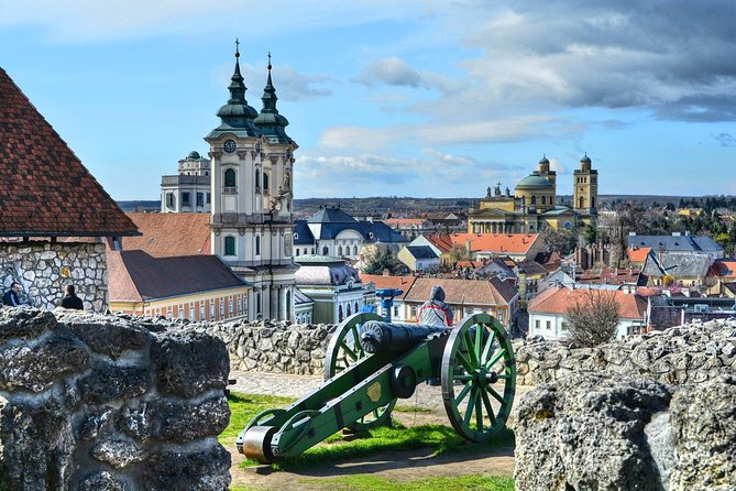 HOLLÓKŐ UNESCO World Heritage site + Eger Castle Private guided tour - Bull’s Blood wine: how to shop like a local, not like a checklist