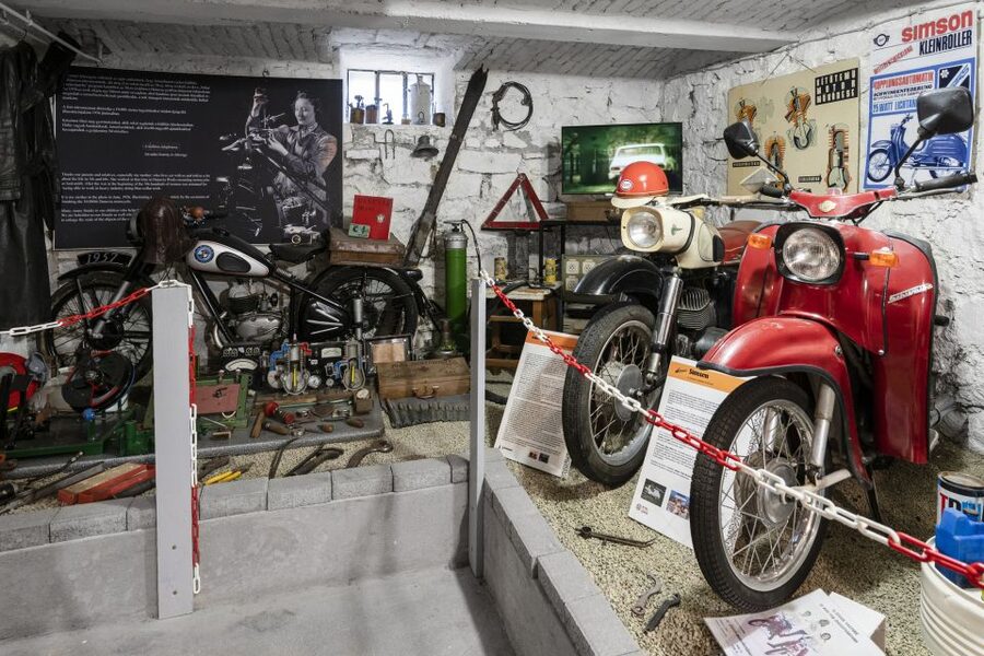 Hungary: Szentendre Retro Design Center Entry Ticket - Text guides in English, German, or Russian while you wander
