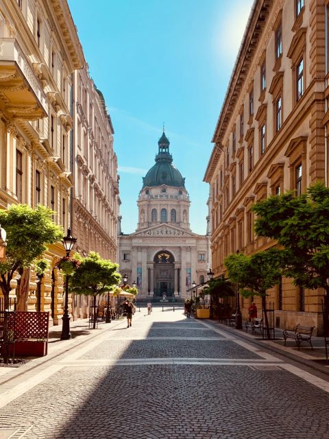 Iconic Budapest tour with Classic Russian Jeep and G-Wagon - Buda Castle Area and Matthias Church, what included access means
