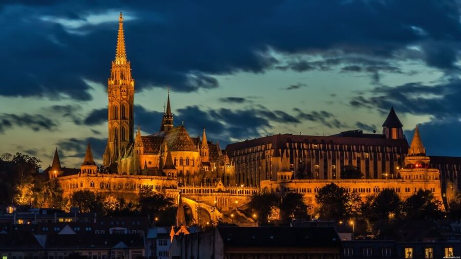 Iconic Budapest tour with Classic Russian Jeep and G-Wagon - Fisherman’s Bastion and the “stop and stare” factor